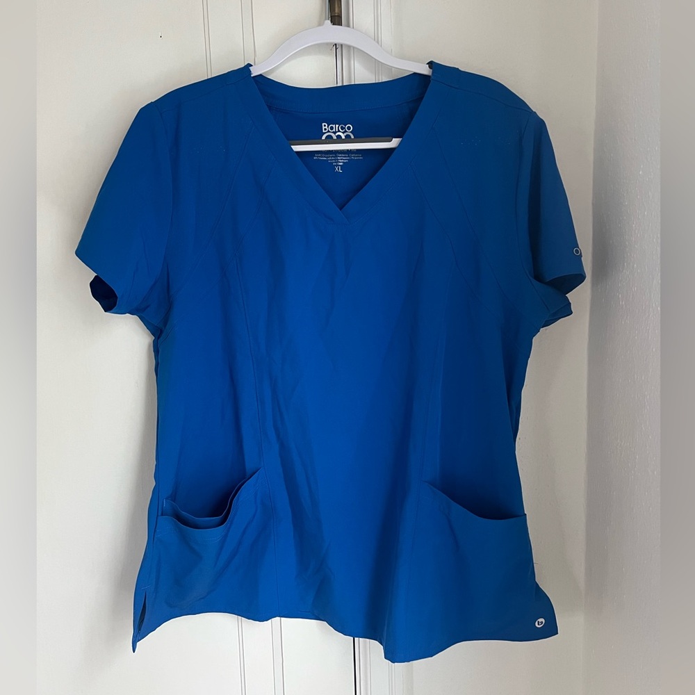 Barco One Racer 4 Pocket V-Neck Scrub Top
